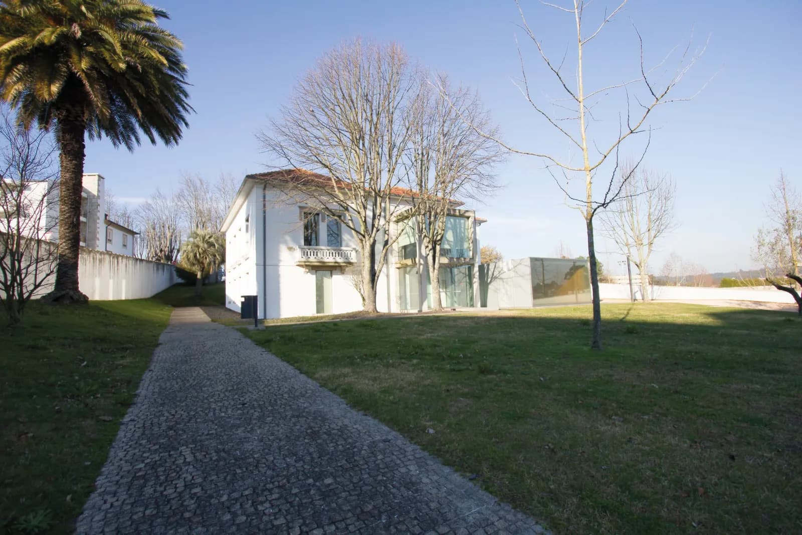 The early twentieth-century house and gardens at Quinta da Gruta